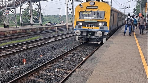 மின்சார ரயில்