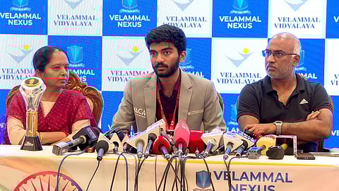 உலக செஸ் சாம்பியன் குகேஷ்