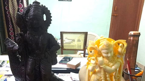 முருகர் சிலை பறிமுதல்