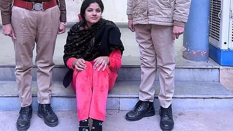 பலரை ஏமாற்றி திருமணம் செய்த பெண்