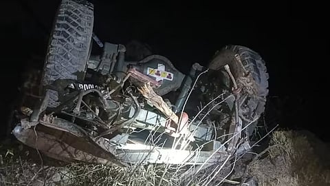 army vehicle plunges into 150 feet gorge in jammu kashmir 10 soldiers injured