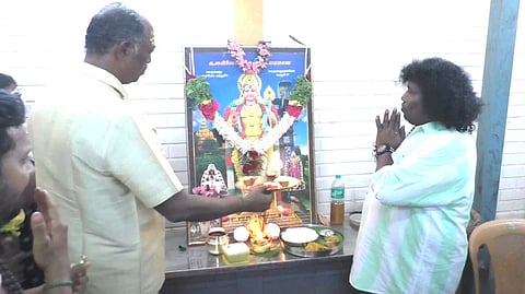 சாமி தரிசனம் செய்த நடிகர் யோகிபாபு