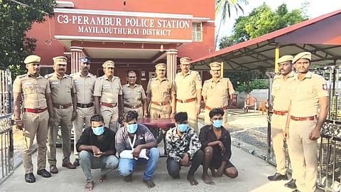 19 சவரன் நகை கொள்ளை - 4 பேர் கைது