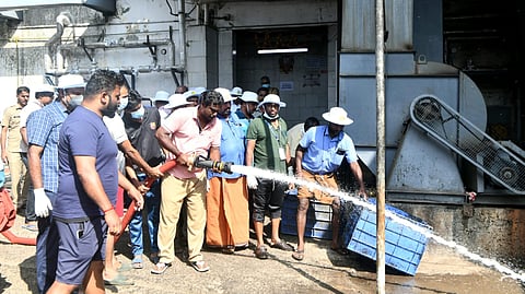 மகர விளக்கு பூஜைக்கு தயாராகும் சபரிமலை