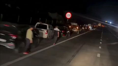 50 vehicles punctured on mumbai nahpur highway commuters stranded