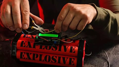 வெடிகுண்டு மிரட்டல்