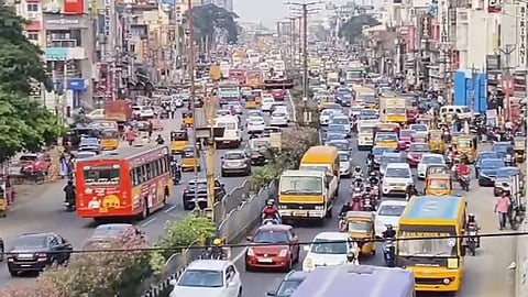 ஜி.எஸ்.டி சாலையில் கடும் போக்குவரத்து நெரிசல்