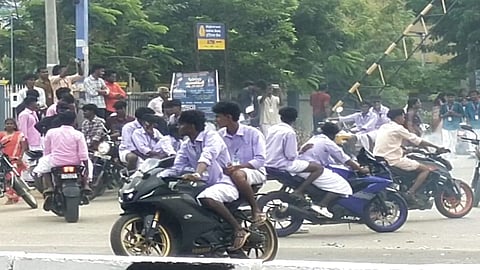 பைக் சாகசம்