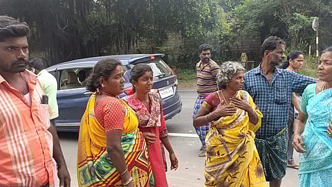 லாரி மீது இருசக்கர வாகனம் மோதிய விபத்து