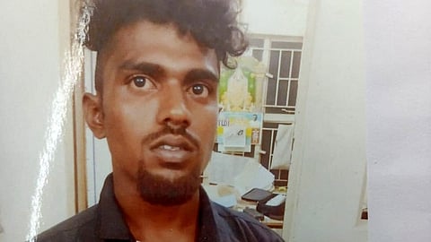 காவலரை கத்தியால் குத்தியவர் கைது