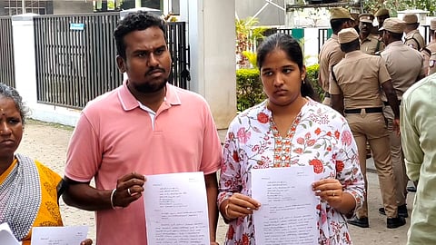 காதல் திருமணம் செய்த பெண் எஸ்பி அலுவலகத்தில் புகார்