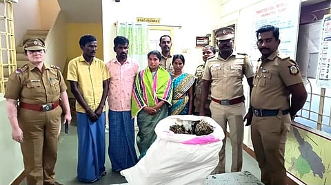 கணவன் மனைவி உட்பட நான்கு பேர் கைது