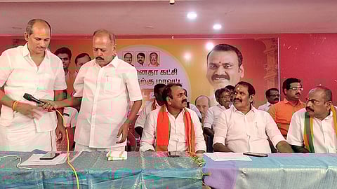 மத்திய அமைச்சர் எல்.முருகன் முன்னிலையில் வாக்குவாதம்