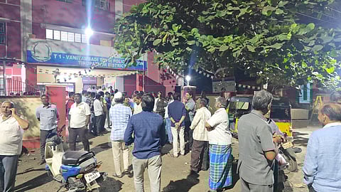 கர்நாடக காவல்துறைக்கு எதிராக போராட்டம்