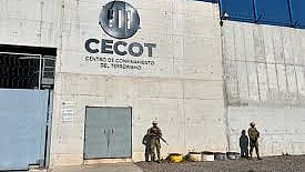 el salvador offers to jail deportees from usa of any nationality