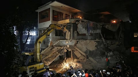 protesters demolish sheikh mujibur rahmans house in bangladesh