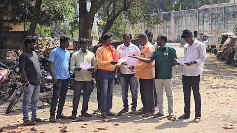 நாம் தமிழர் கட்சியினர் புகார்