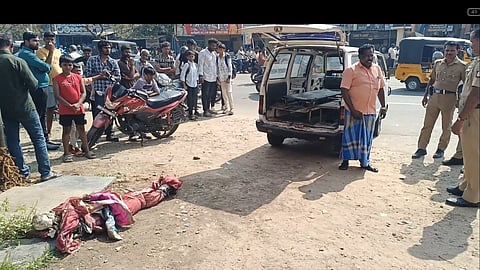 சடலத்தை கறிக்கடை முன் போட்டுச் சென்ற நபரால் பரபரப்பு