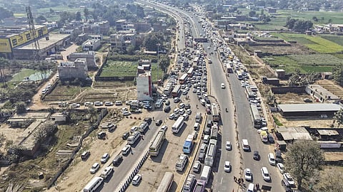 uttar pradesh maha kumbh mela prayagraj 300 km traffic jams