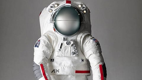 china reveals name of moon landing spacesuit