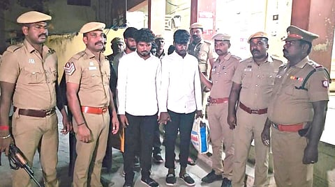 5 பேர் நீதிமன்றத்தில் சரண்