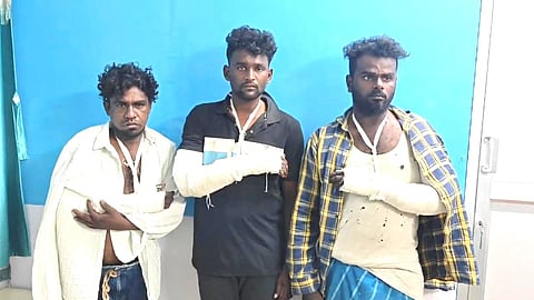 ஓட்டல் உரிமையாளரை கத்தியால் வெட்டிய 3 பேர் கைது