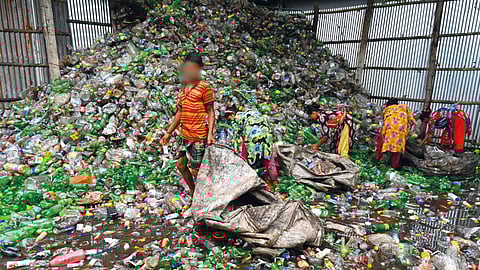 ப்ளாஸ்டிக் குப்பை சேகரிப்பவர்கள்