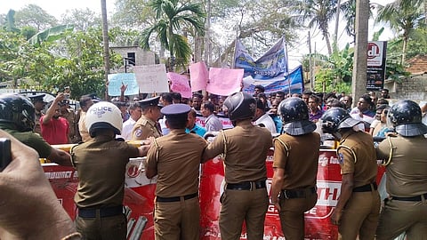 இலங்கையில் மீனவர்கள் போராட்டம்