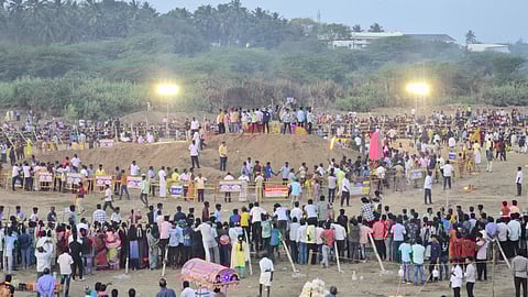 ஆயிரக்கணக்கான பக்தர்கள் பங்கேற்பு