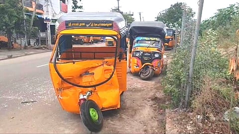 வாகனங்களை சேதப்படுத்திய சிறுவன்