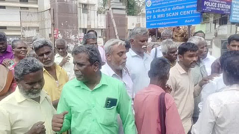 அரசு மருத்துவமனை முற்றுகை