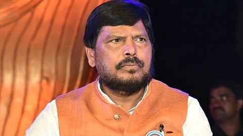 union minister ramdas athawale opposes on aurangzebs tomb