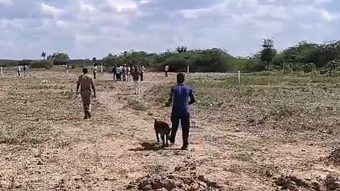 பாதி எரிந்த நிலையில் சடலமாக மீட்கப்பட்ட காவலர்