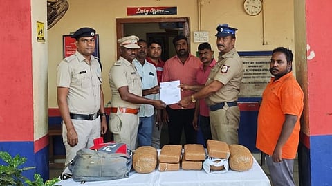 10 கிலோ கஞ்சா பறிமுதல்