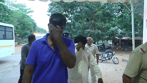 ஐந்து பேர் கைது