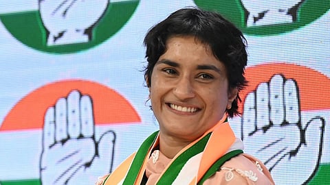 vinesh phogat reply on received the bjp govt rs 4 crore prize criticized