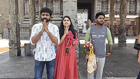 நடிகர் சித்து தனது மனைவி ஸ்ரேயாவுடன் சாமி தரிசனம்