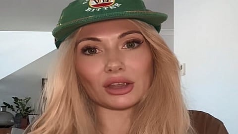 struck by lightning australian women wakes up with new eye colour