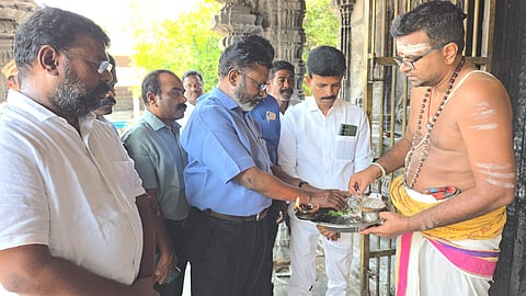 திருமாவளவன் சாமி தரிசனம்