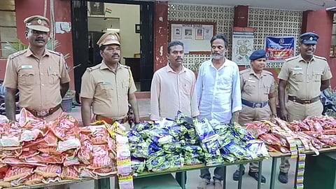 புகையிலை பொருட்கள் பறிமுதல் - இருவர் கைது