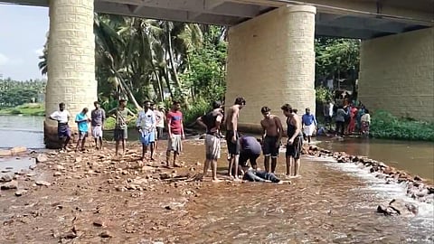 கல்லூரி மாணவர்கள் மூன்று பேர் பலி