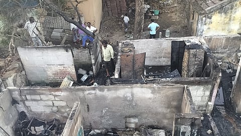 குடிசை வீடுகள் எரிந்து நாசம்
