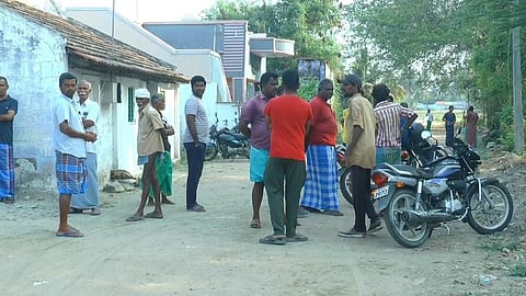 சடலமாக கிடந்த பெண்