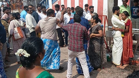 கலாட்டாவுக்கு இடையே நடந்த காதல் கல்யாணம்