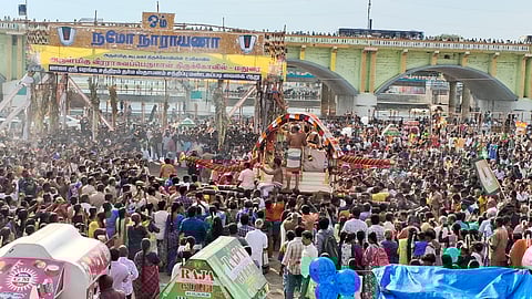 மீண்டும் வைகையாற்றில் எழுந்தருளிய கள்ளழகர்