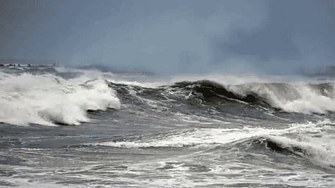 Arabian Sea pressure area will cross the coast today