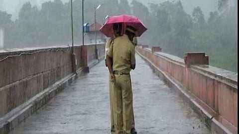 'ரெட் அலர்ட்'