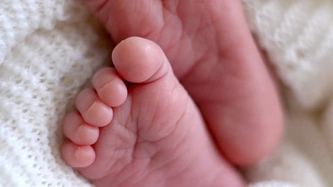 67 children born from the same mans sperm many of them suffer from cancer