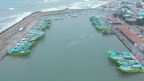 அமலுக்கு வந்த மீன்பிடித் தடைக்காலம்