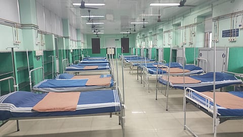 கொரோனா சிறப்பு வார்டு